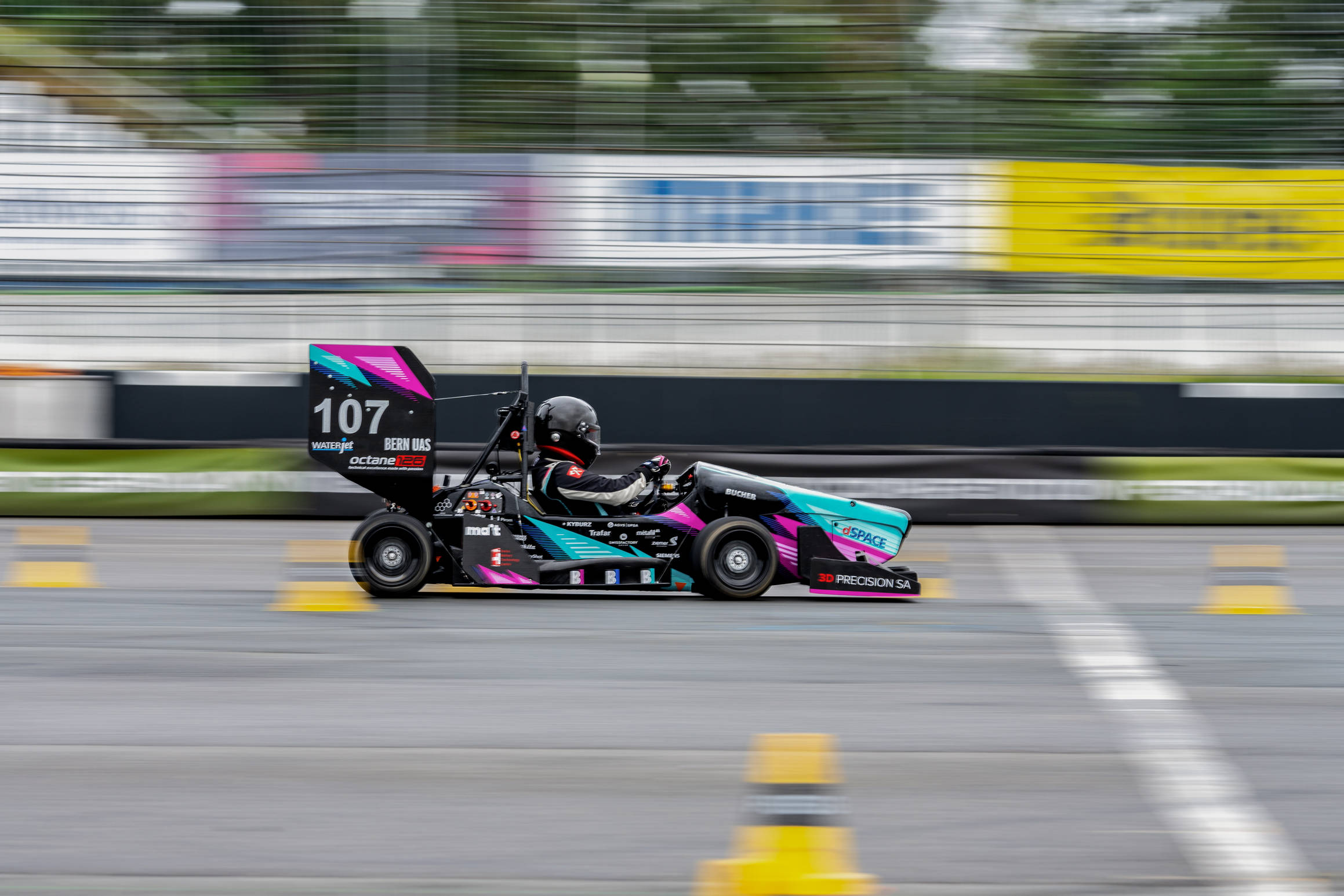 bern-racing-team~-~media--a496dc81--query@2x
